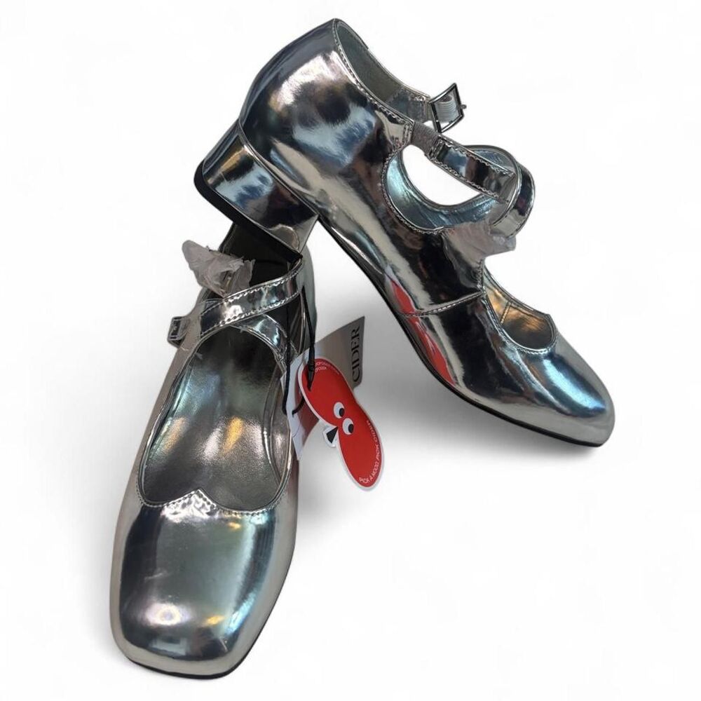Cider Women's Silver Mary Jane Shoes size 6.5